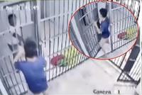 狡诈嫌犯谎称监狱有蛇 反将狱警关入大牢顺利越狱