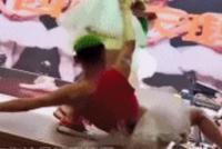 GIF|“边缘人”的痛