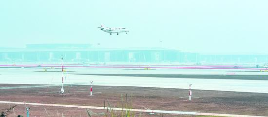 2020年11月，成都天府国际机场成功完成首次校飞