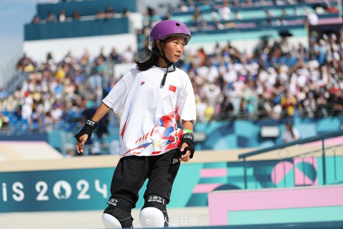 14岁小滑板女神崔宸曦勇夺女子街式赛第4名