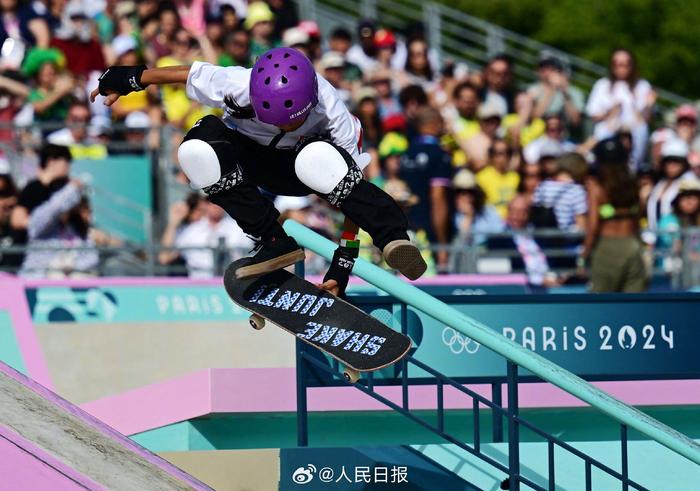 1.14岁滑板新星崔宸曦荣获第4名 女子 滑板 奥运会 崔宸曦 中国选手 代表团 小孩 历史 成绩 中国队 sina.cn 第5张