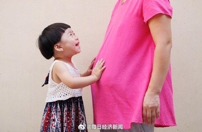 专家解读生育误区，高龄父亲基因突变风险高