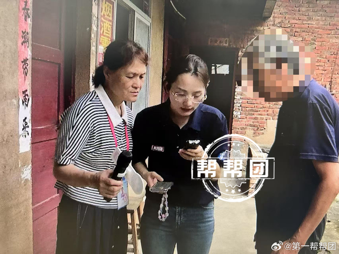 七旬父亲耗尽积蓄救中风儿子三年，儿媳因家暴拒绝照料，孙子接手