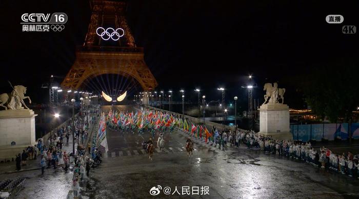 神舟十八号发射时的机场雷达图，记录民航飞机让出空中通道瞬间