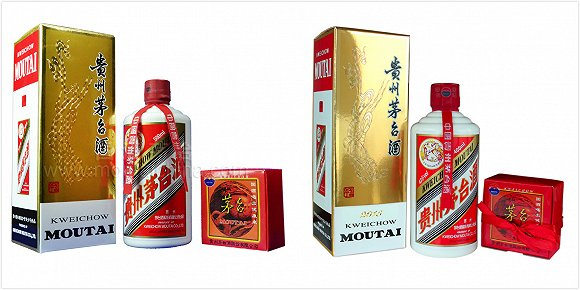 左为43度茅台，右为53度茅台