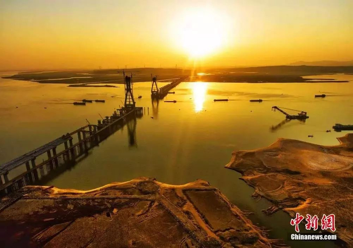 建设中的鄱阳湖二桥。傅建斌 摄&nbsp;