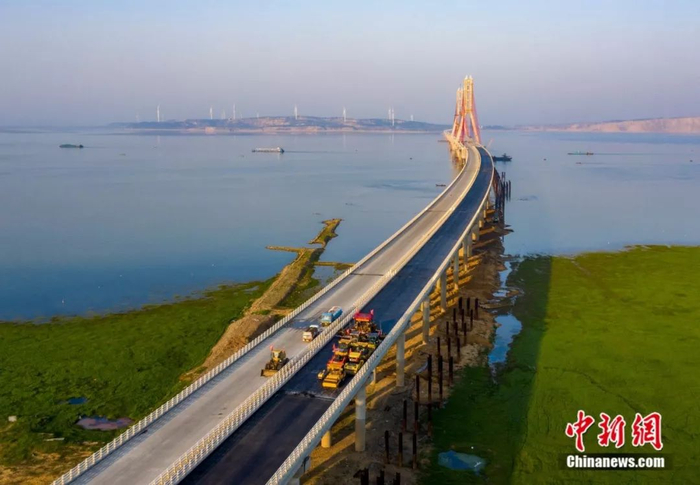 建设中的鄱阳湖二桥。傅建斌 摄&nbsp;