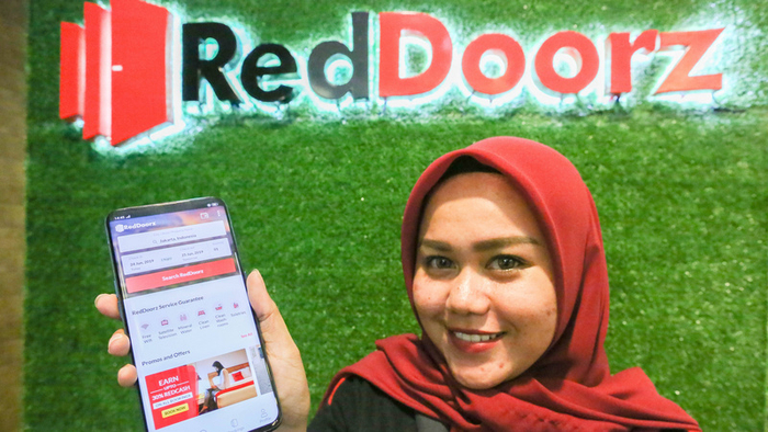 顾客可通过 RedDoorz 手机应用预定房间&nbsp; | 图片来源：Rie Ishii
