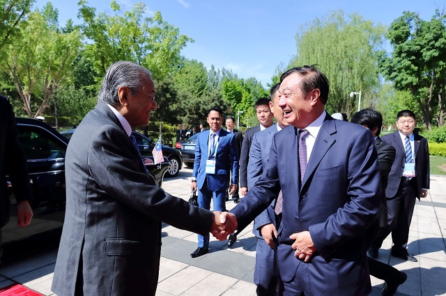 任正非与马哈蒂尔会面 图自华为