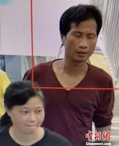 7月4日高铁站监控梁、谢二人出现画面。警方供图