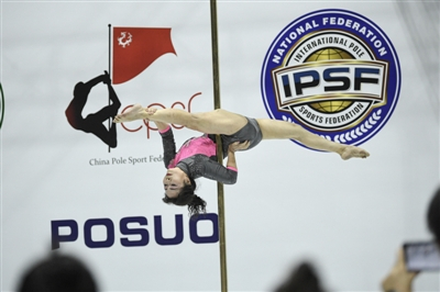 　戴大丽在IPSF第二届中国钢管运动锦标赛上作为表演嘉宾进行压轴表演