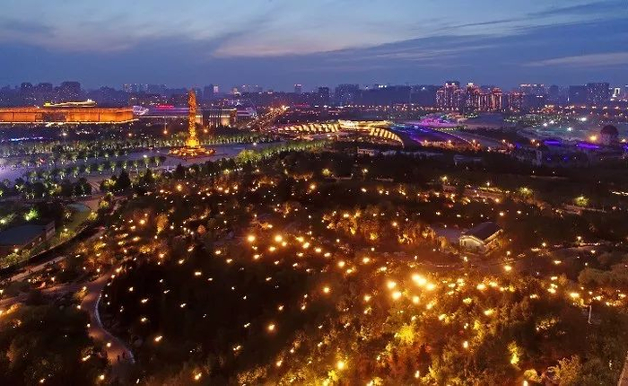  河北省唐山市南湖景区夜色（2019年5月29日无人机拍摄）。新华社记者 牟宇 摄