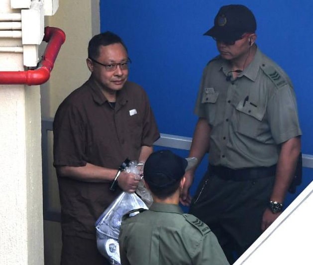 戴耀廷（左一）（来源：大公报）