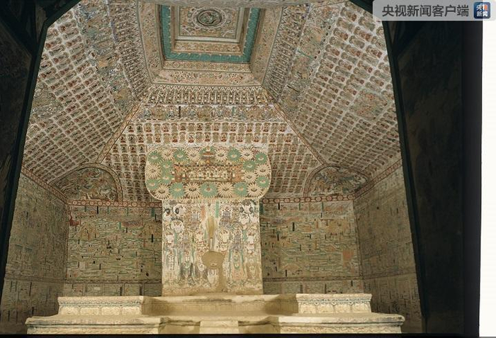 　　△第61窟开凿于五代时期，是莫高窟规模最大的洞窟之一。学者推测第61窟是五代晚期河西归义军节度使曹元忠及夫人开凿的功德窟。这个洞窟的供养人画像保存较为完整，为研究古代敦煌的历史和古代妇女的服饰等提供了生动的图像资料。（敦煌研究院提供）