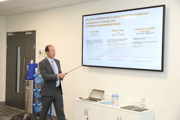 惠氏阿斯基顿研发中心启赋研发负责人乔纳森里根博士分享乳源活性成分研究进展