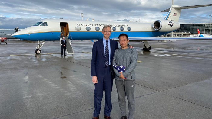  胡克和王夕越在瑞士