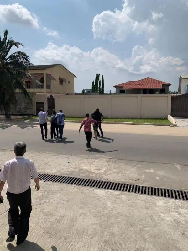  犯罪嫌疑人在非洲被抓获。