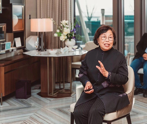 （故宫博物院研究员、原宫廷部副主任、《故宫酒历2020》特约编审苑洪琪）