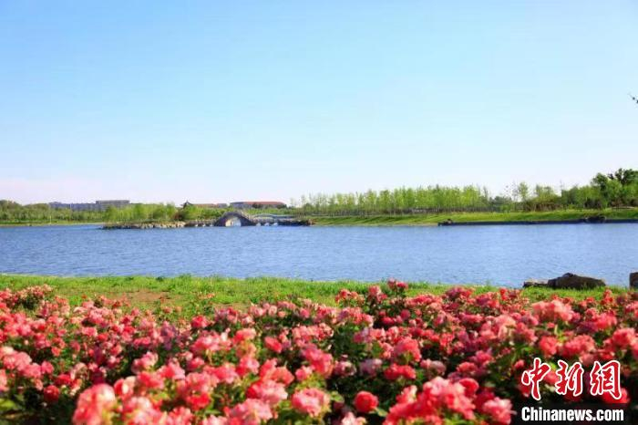 资料图：北京市南水北调配套工程——团城湖调节池。　北京市水务局供图 摄