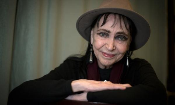 晚年的安娜·卡里娜