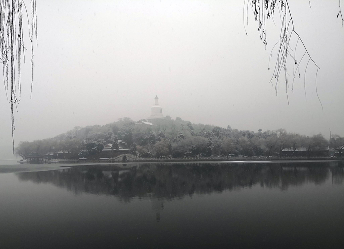北海公园，雪中的琼岛美景。北海公园供图