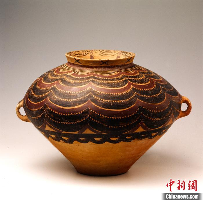 垂弧锯齿纹瓮 甘肃省博物馆藏（主办方供图）