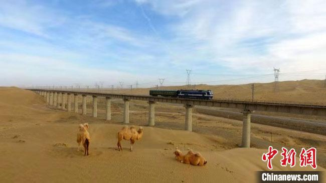 图为敦煌铁路沿线。（资料图）兰铁集团宣传部供图