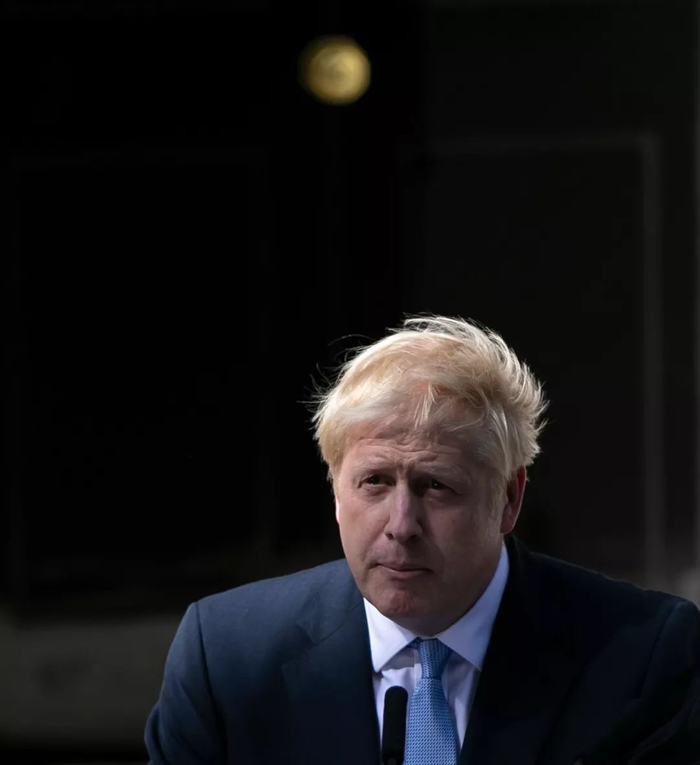 　　7月24日，在英国伦敦，新就任的英国首相鲍里斯·约翰逊在唐宁街10号首相府门前发表讲话。新华社记者 韩岩 摄