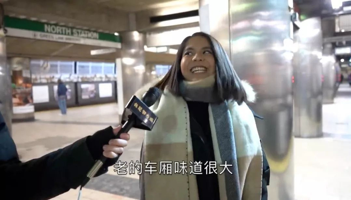 ▲乘客接受采访。（视频截图）