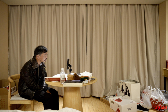  ▲ 2019年12月9日，晚上八点半，沈巍开始直播。