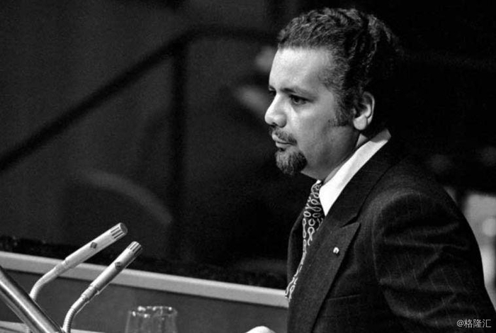 第二任沙特石油部长艾哈迈德·扎基·亚玛尼（1962-1986）。是他最初提出以收购的方式代替对阿美石油公司“国有化”的想法，并在他手上完成了对阿美石油的收购。