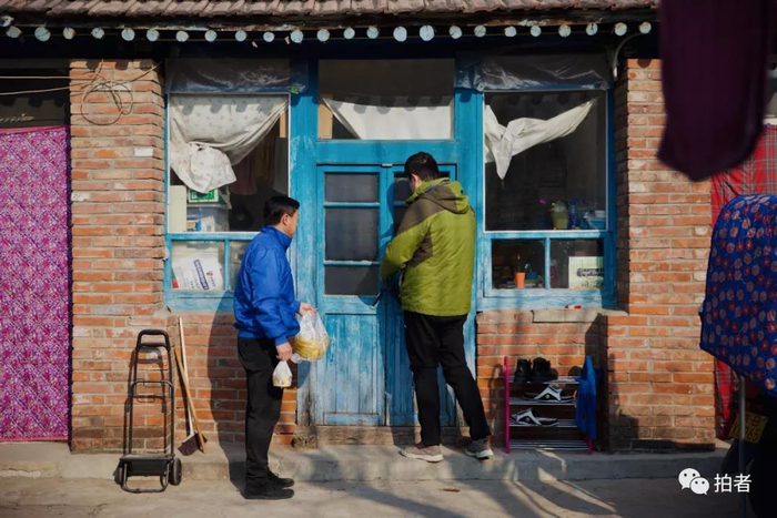 △&nbsp;12月22日，北京市顺义区牛栏山镇范各庄村，每次进出家门，韩玉宝总会让宇航拿钥匙开关门。