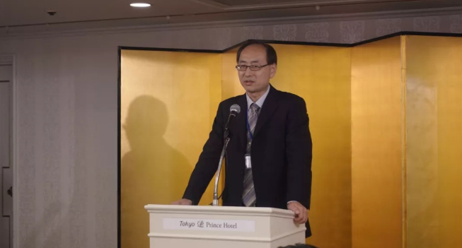 上海外国语大学日本研究中心主任廉德瑰发表致辞 摄影：人民日报记者孟祥麟