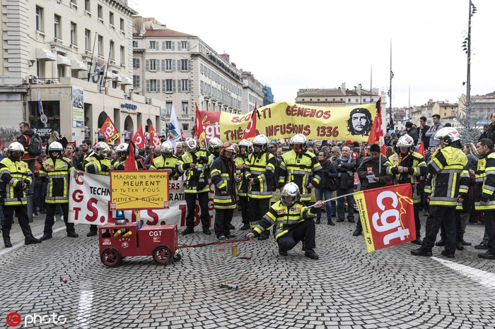马赛消防员示威&nbsp; 图源：东方IC