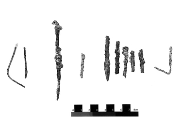 编缀石铠甲的铜条及铁工具