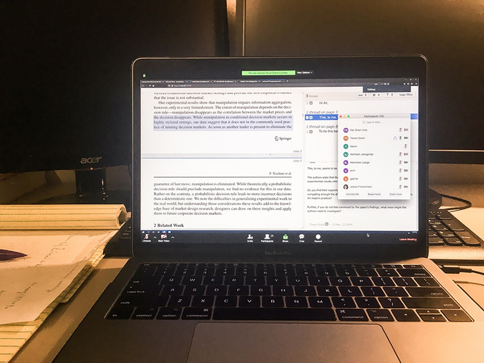  3月17日，美国科罗拉多大学（博尔得）（University of Colorado Boulder）的学生们正在上算法博弈论（Algorithmic Game Theory）在线课程。上周，学校通知从本周开始，学生们通过线上网课进行学习，直到学期结束。（摄影：申帆）