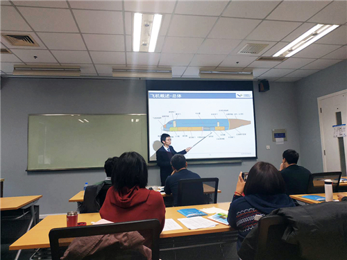 理论知识培训（疫情前拍摄）