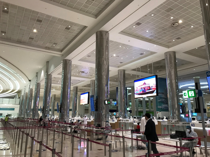 △迪拜国际机场开放首日场景