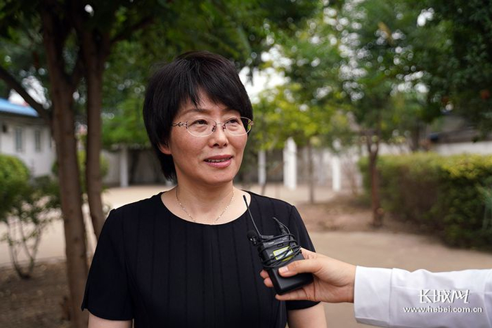 　　全国人大代表、唐山市中医医院内分泌一科主任张军接受记者采访。长城新媒体记者 邢丁 摄