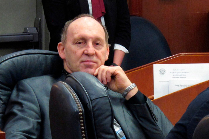 △图为阿拉斯加州议会共和党议员加里克诺谱