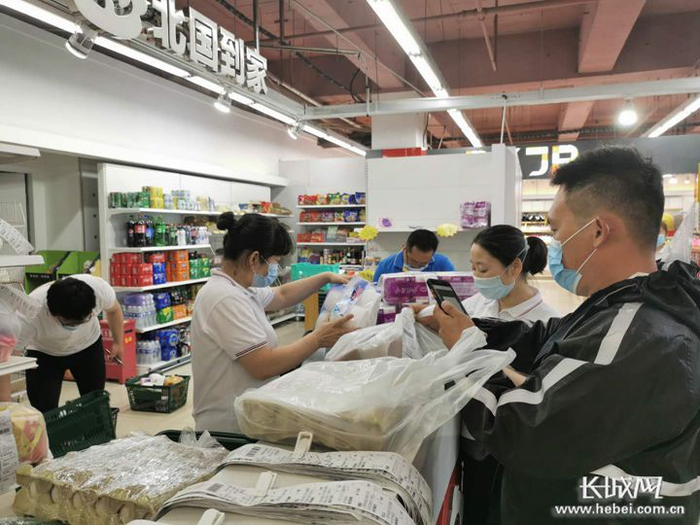 北国超市益友店推出线上门店“一小时到家”服务。长城网记者 胡晓梅 摄 