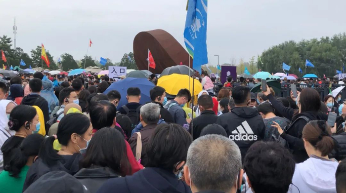  国庆期间兵马俑游客排队情况。图/杜一兰&nbsp;摄