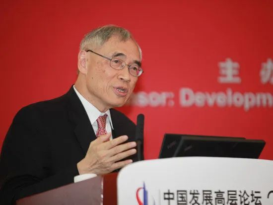 刘遵义在中国发展高层论坛上