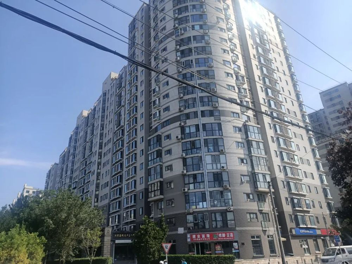 世纪东方城楼盘 雨天摄