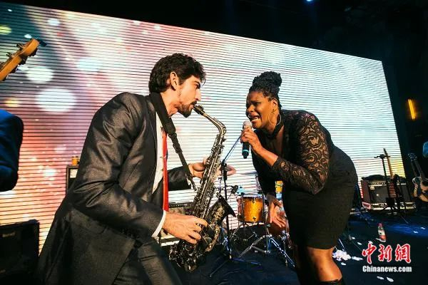 宋雨翔演出中。受访者供图