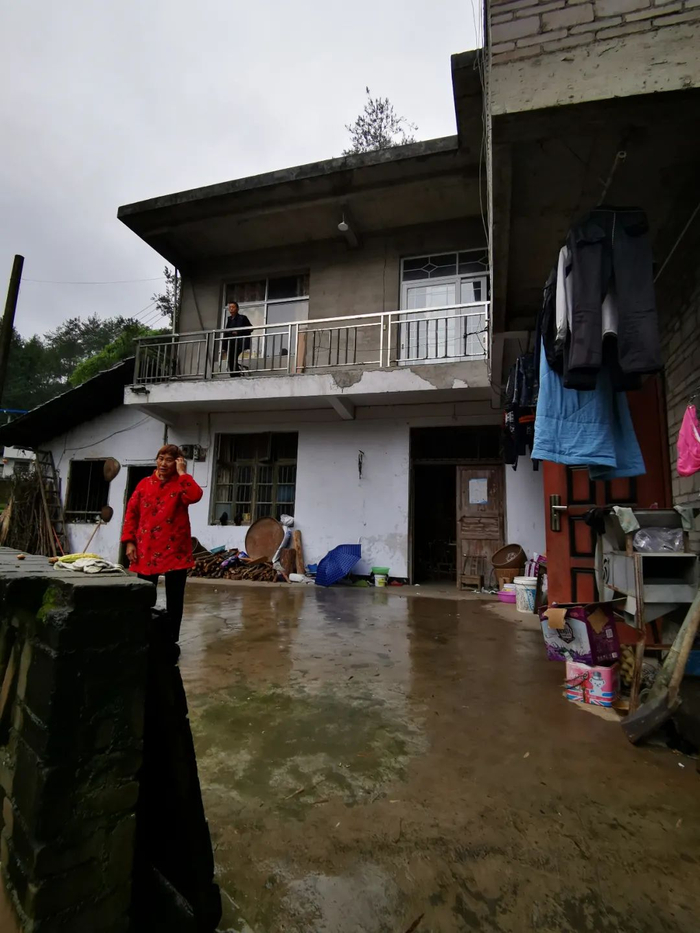 ▲头道水村民居（这几户不通公路）