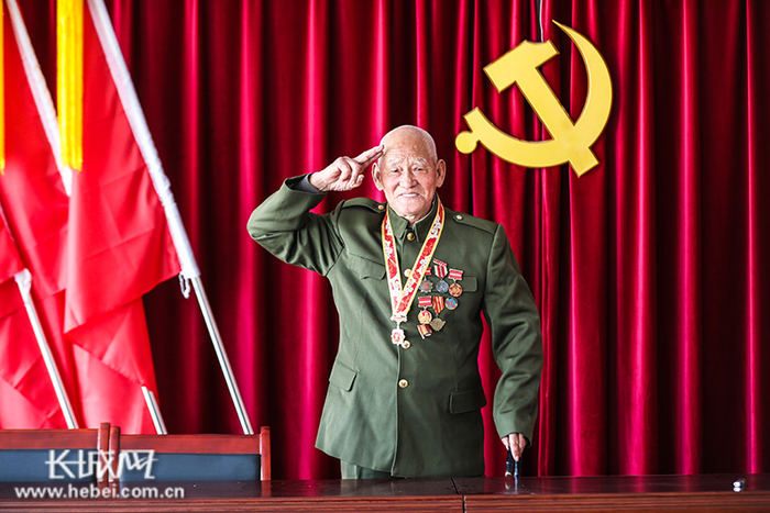 致敬抗美援朝战斗英雄——田新位。长城网记者 刘潇 摄