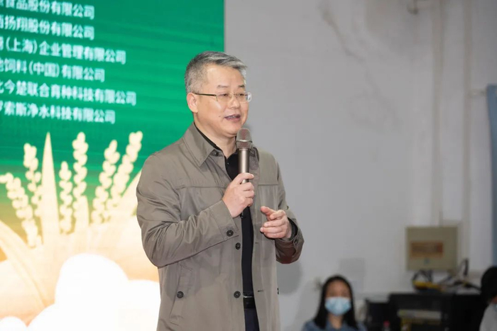 ▲华中农业大学党委副书记、纪委书记廖济忠致辞（刘博文 摄）