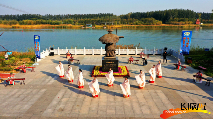 阜城湖公园内的大禹塑像。杜得天 摄