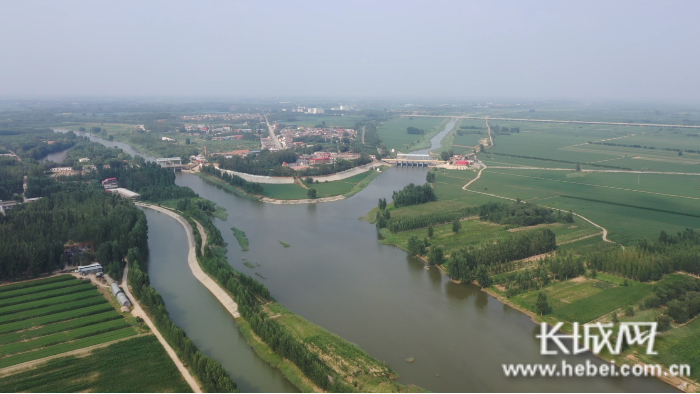 日前，河北省黄壁庄水库开闸向滹沱河进行生态补水。